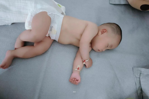 克拉玛依宝宝突然很多眼屎